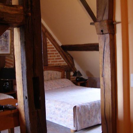 Logis Auberge A La Tete De Lard La Ferté-Imbault Екстериор снимка