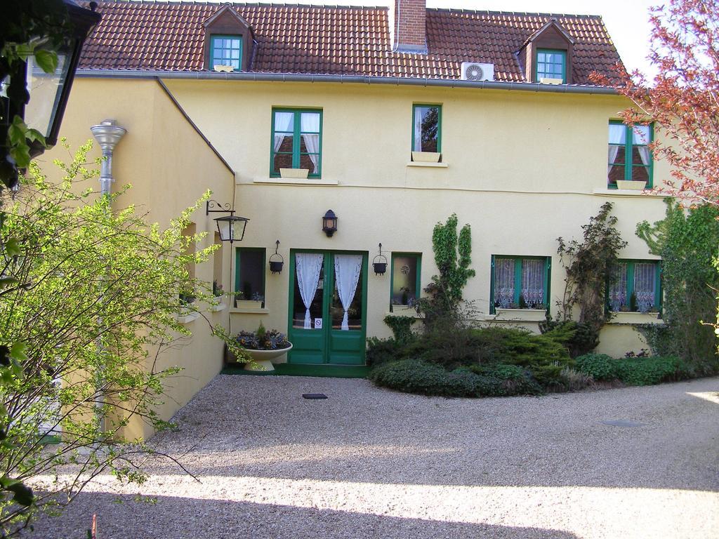 Logis Auberge A La Tete De Lard La Ferté-Imbault Екстериор снимка