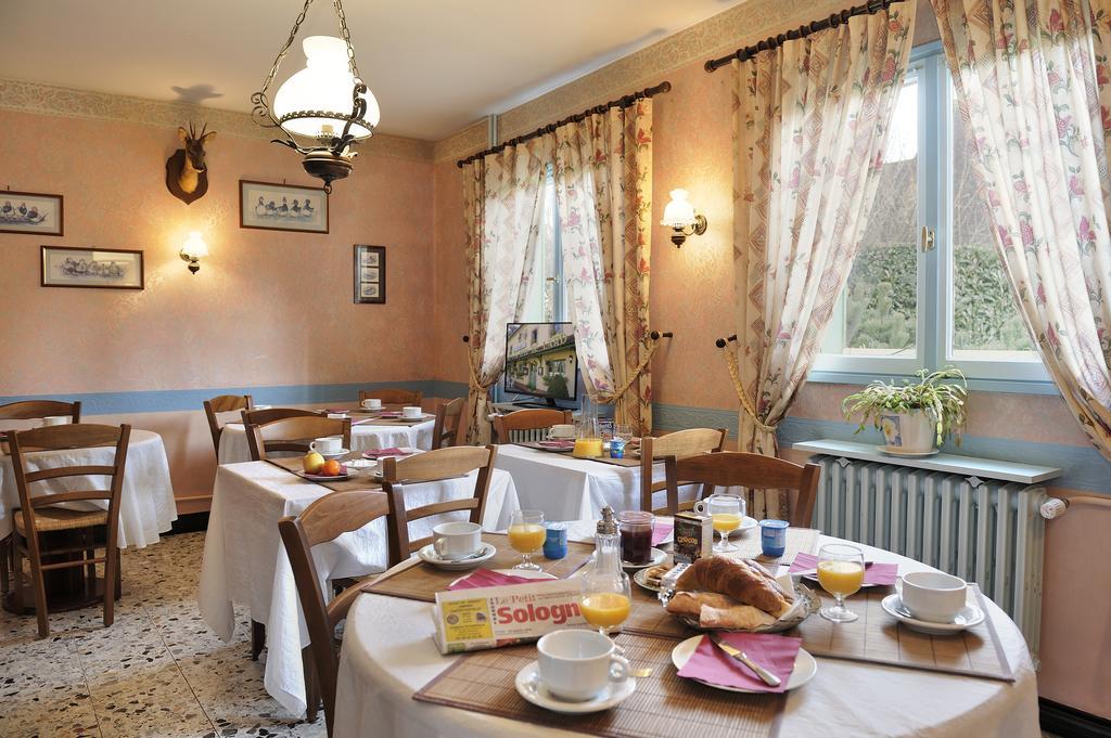 Logis Auberge A La Tete De Lard La Ferté-Imbault Екстериор снимка