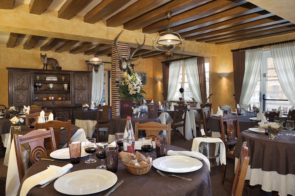 Logis Auberge A La Tete De Lard La Ferté-Imbault Екстериор снимка
